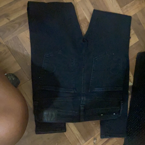 AE size 2 skinny jeans (next level stretch) - Picture 3 of 5